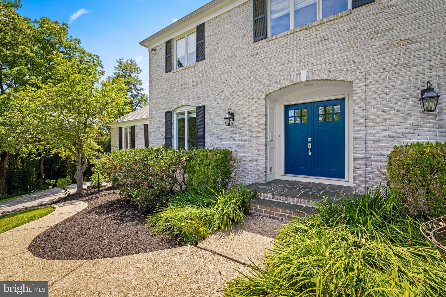 14110 Greencroft Ln Property Photo 3