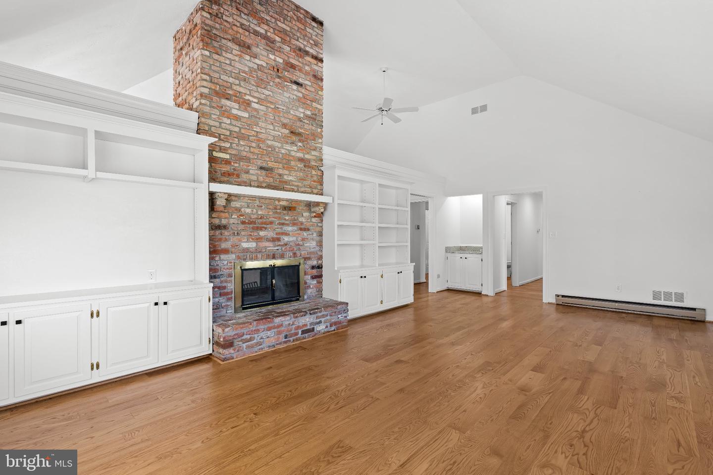 14110 Greencroft Ln Property Photo 17