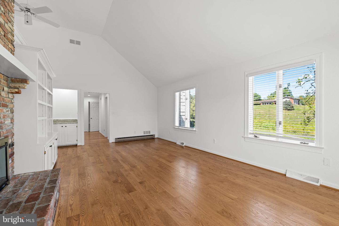 14110 Greencroft Ln Property Photo 18