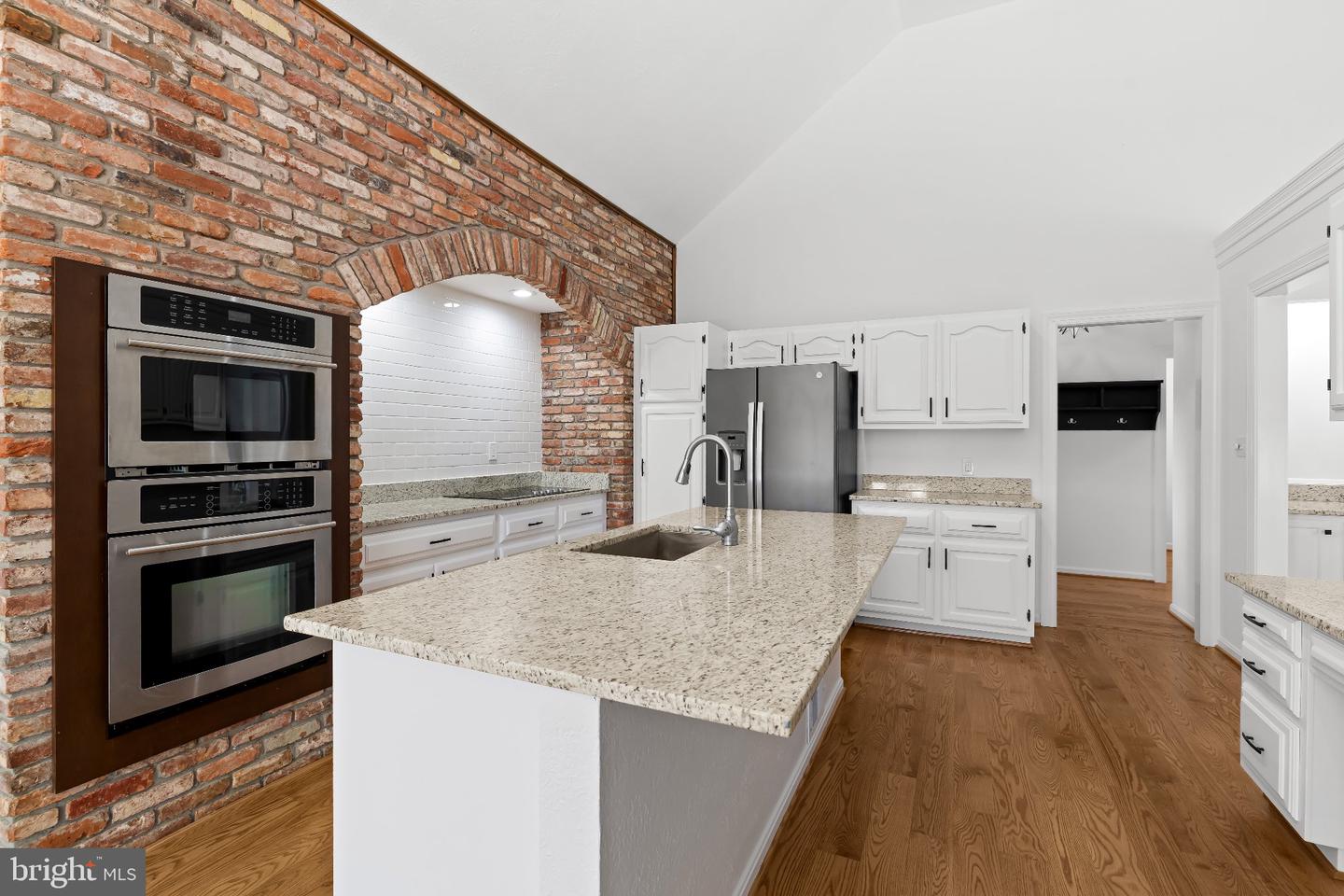14110 Greencroft Ln Property Photo 22