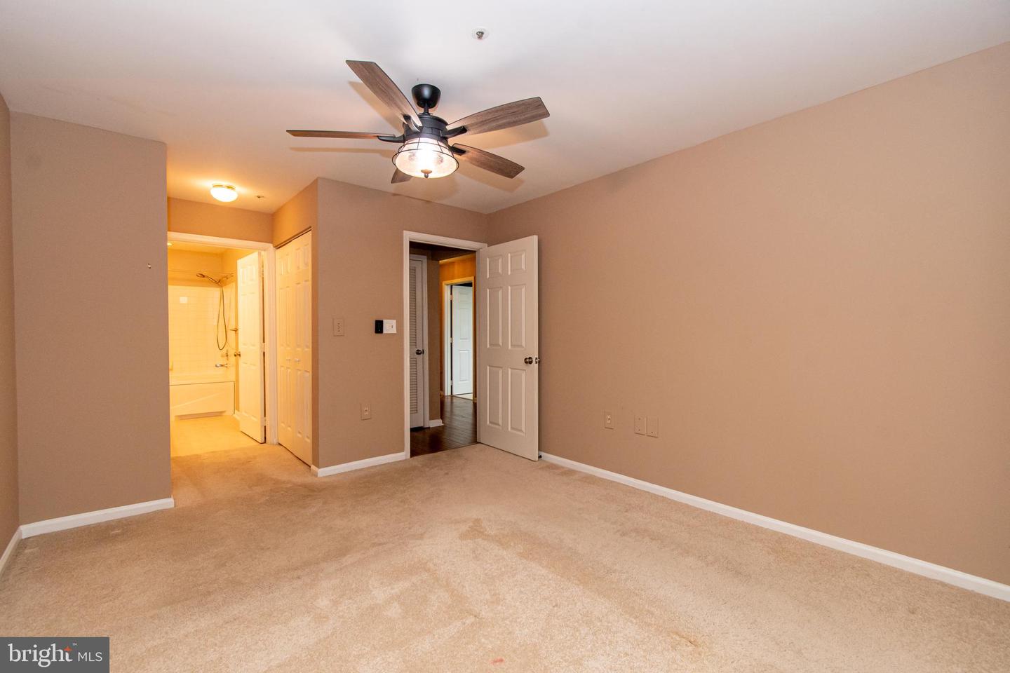 4408 Silverbrook Ln #k102 Property Photo 12