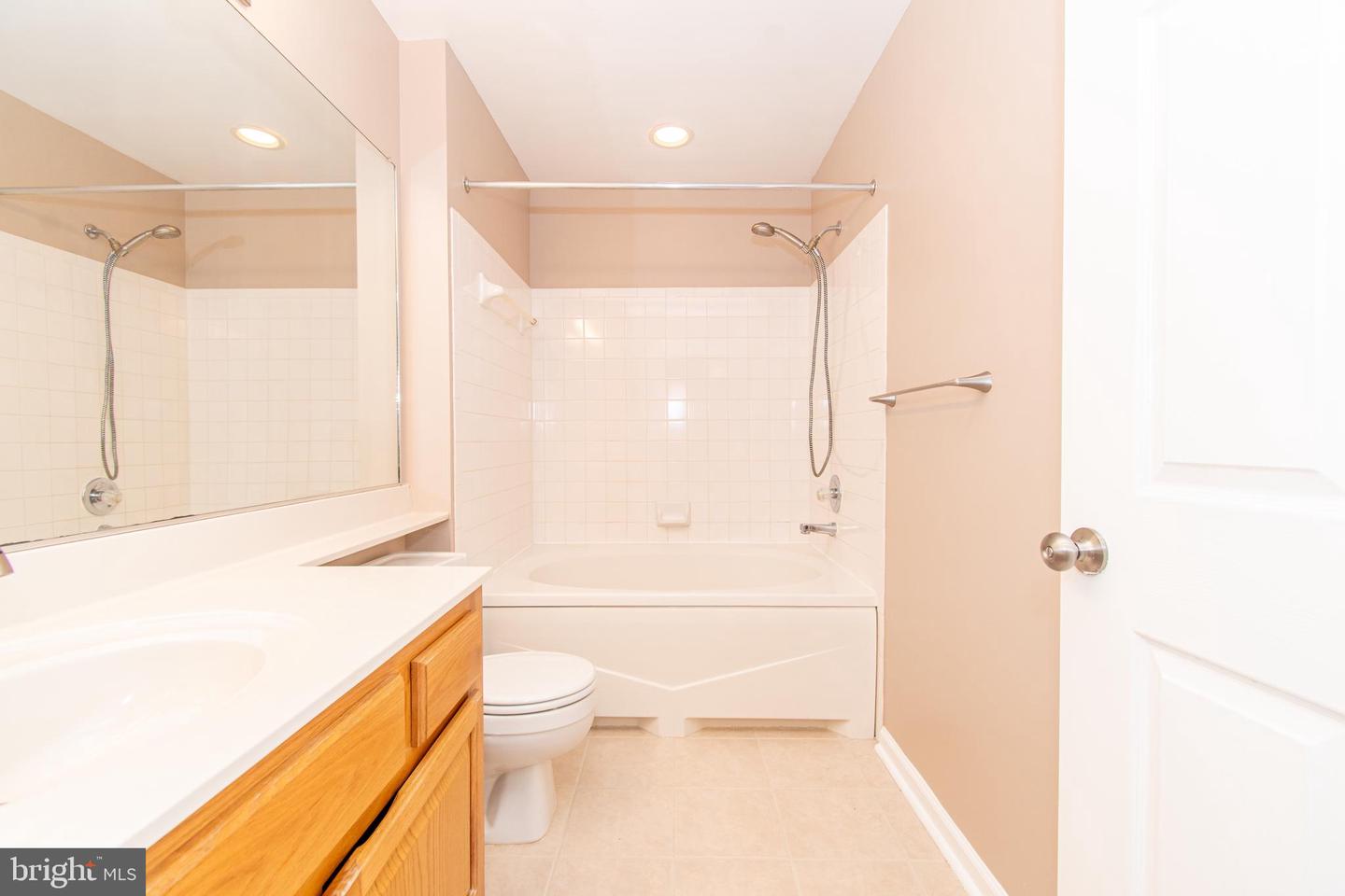 4408 Silverbrook Ln #k102 Property Photo 17