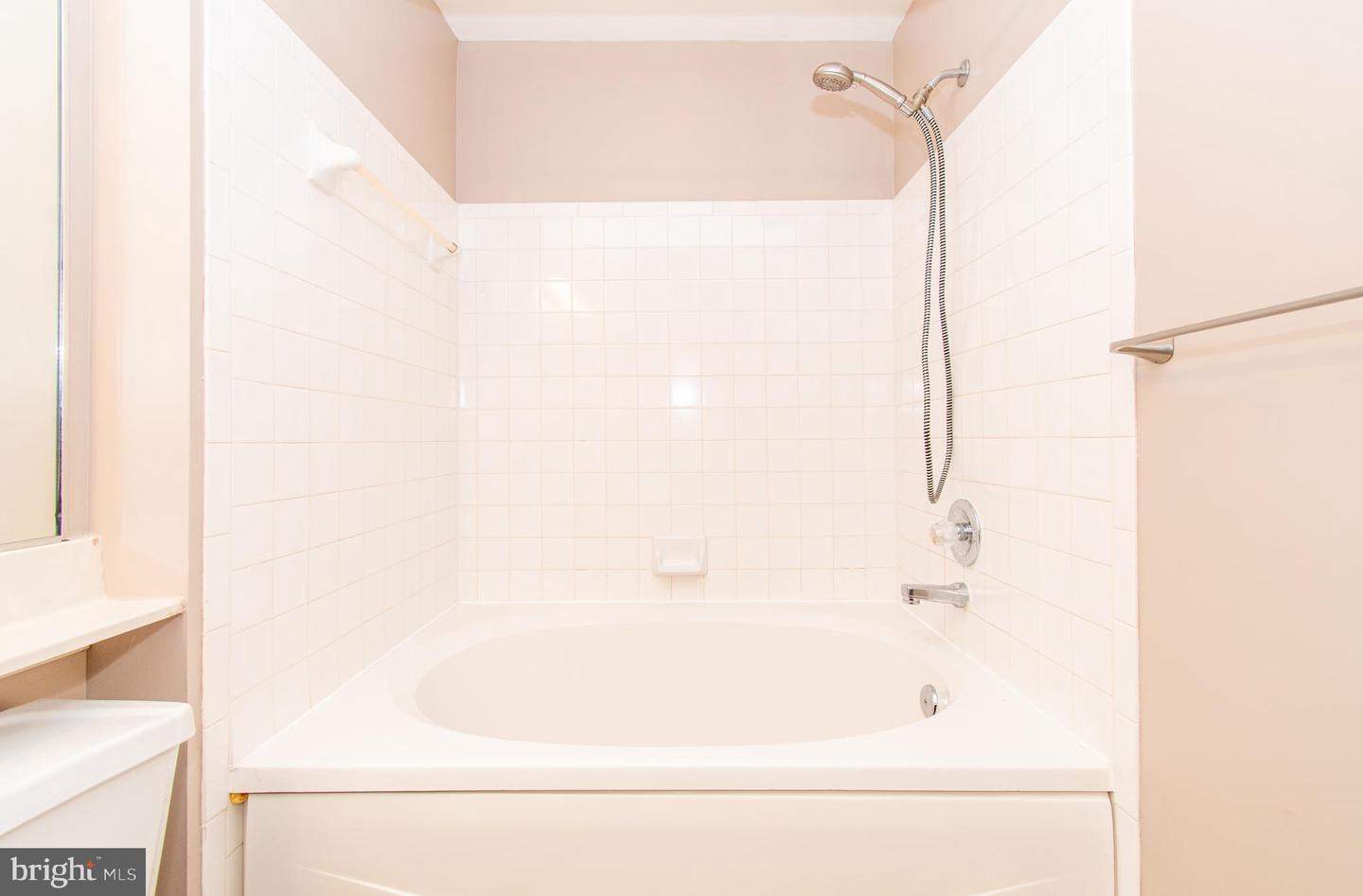 4408 Silverbrook Ln #k102 Property Photo 18
