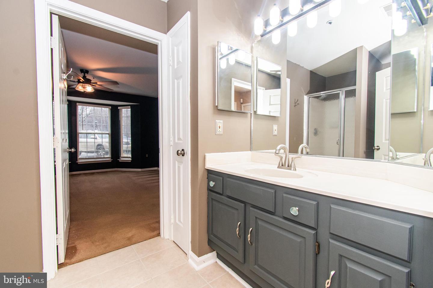 4408 Silverbrook Ln #k102 Property Photo 24