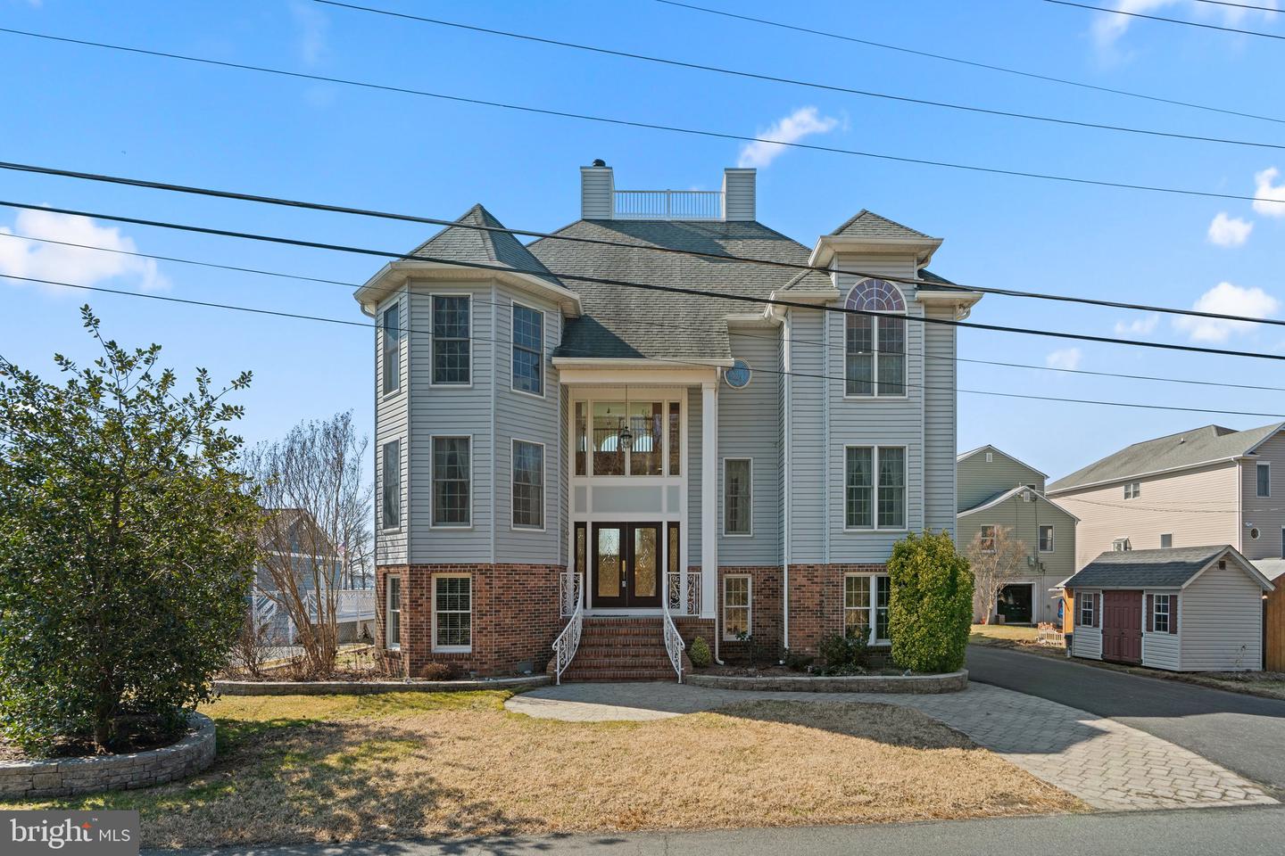 1240 Burke Rd Property Photo