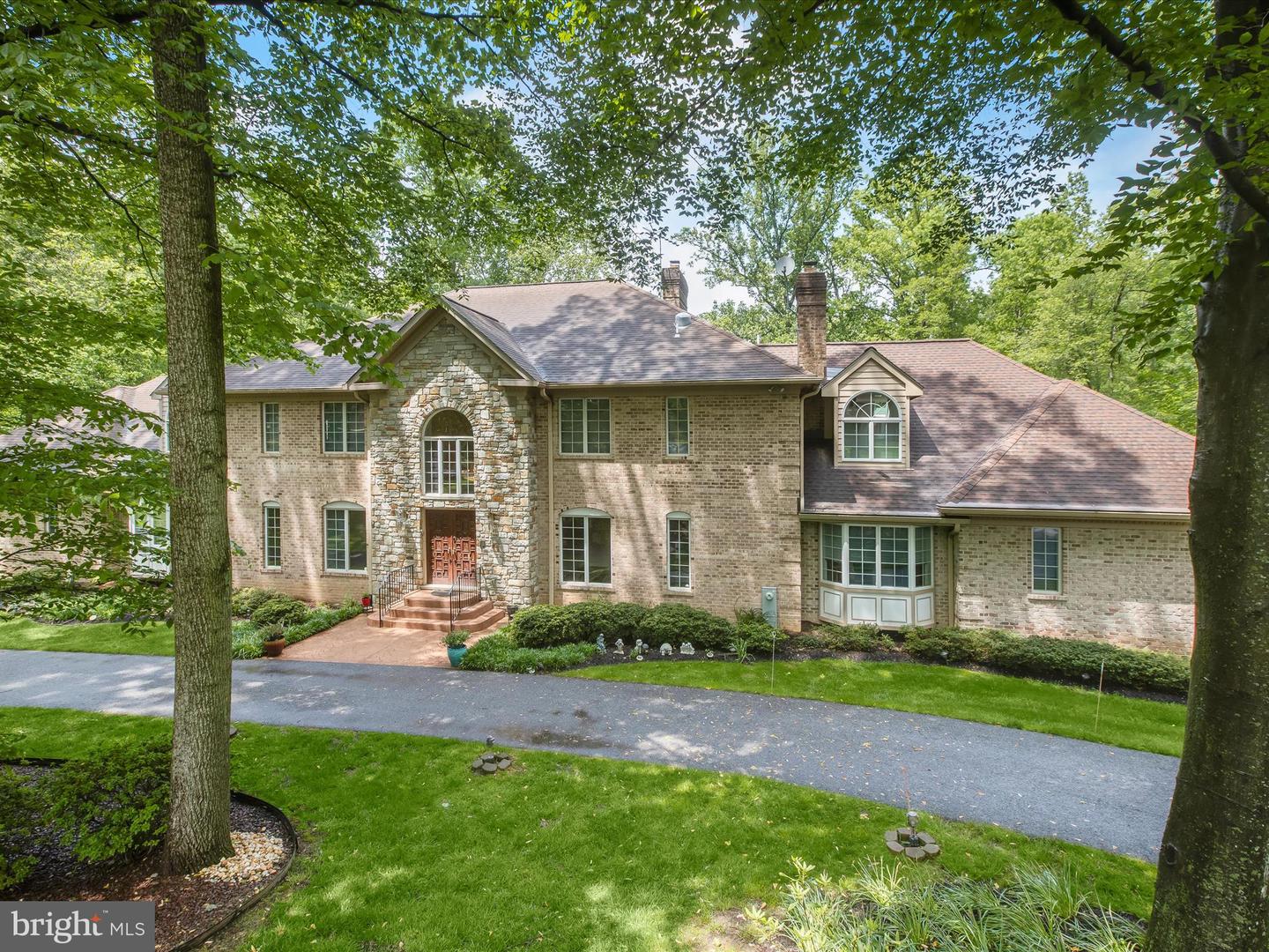 10 Brookstone Ct Property Photo 1