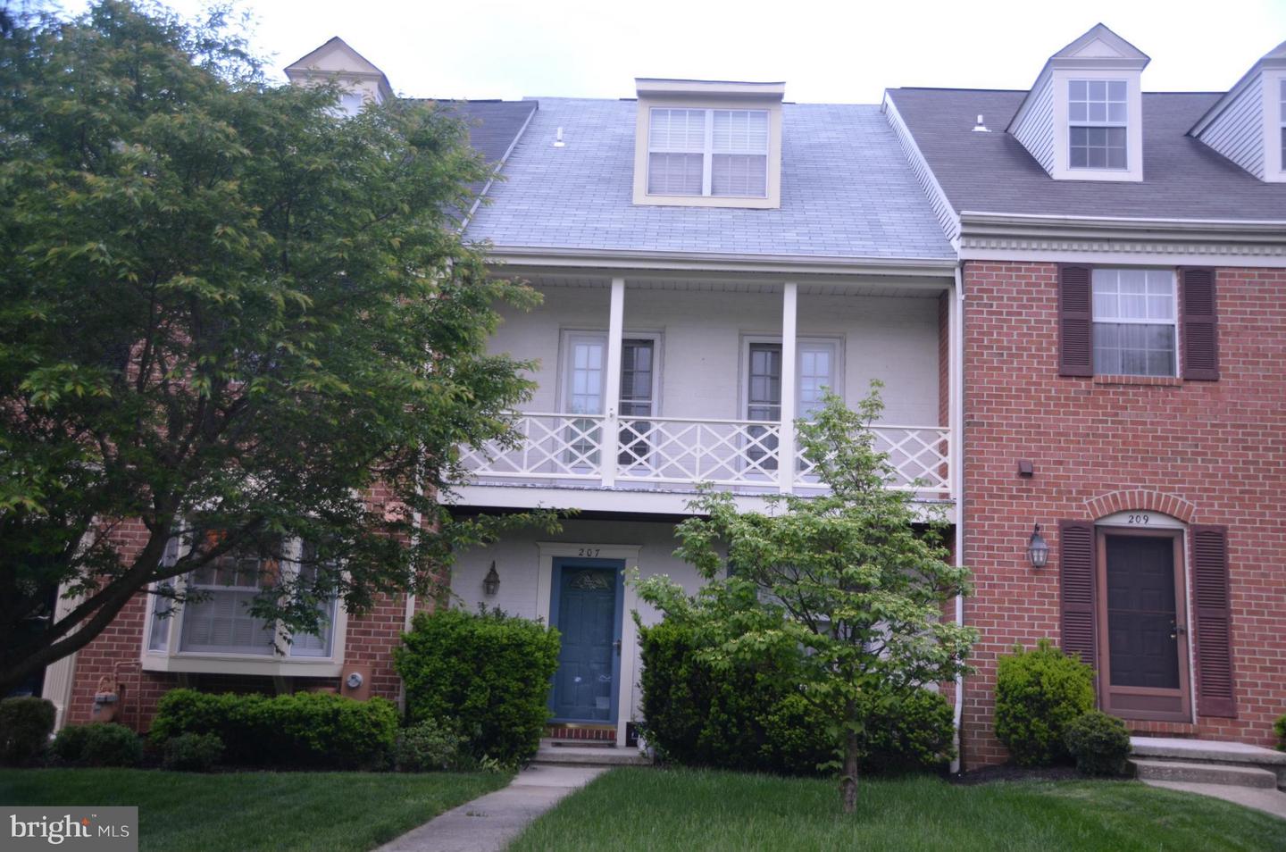 207 Castletown Rd Property Photo