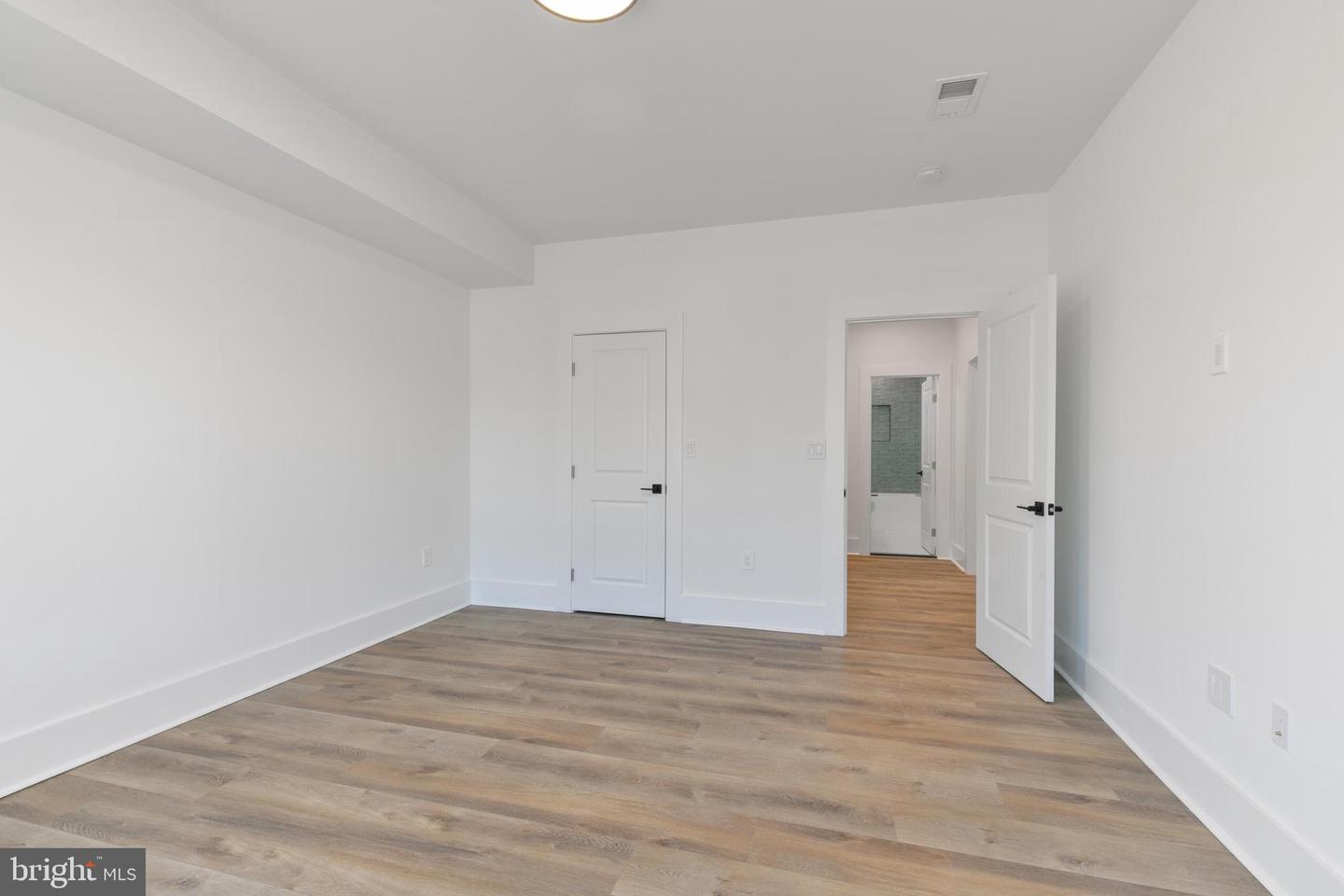 718-7 S Marlyn Ave Property Photo 53