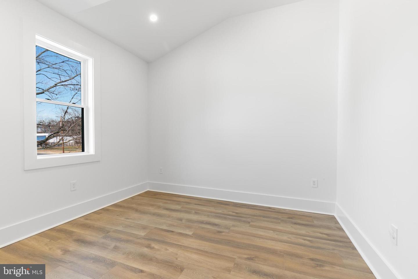 718-7 S Marlyn Ave Property Photo 56