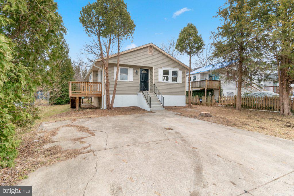 Featherbed Lane Real Estate Listings Main Image