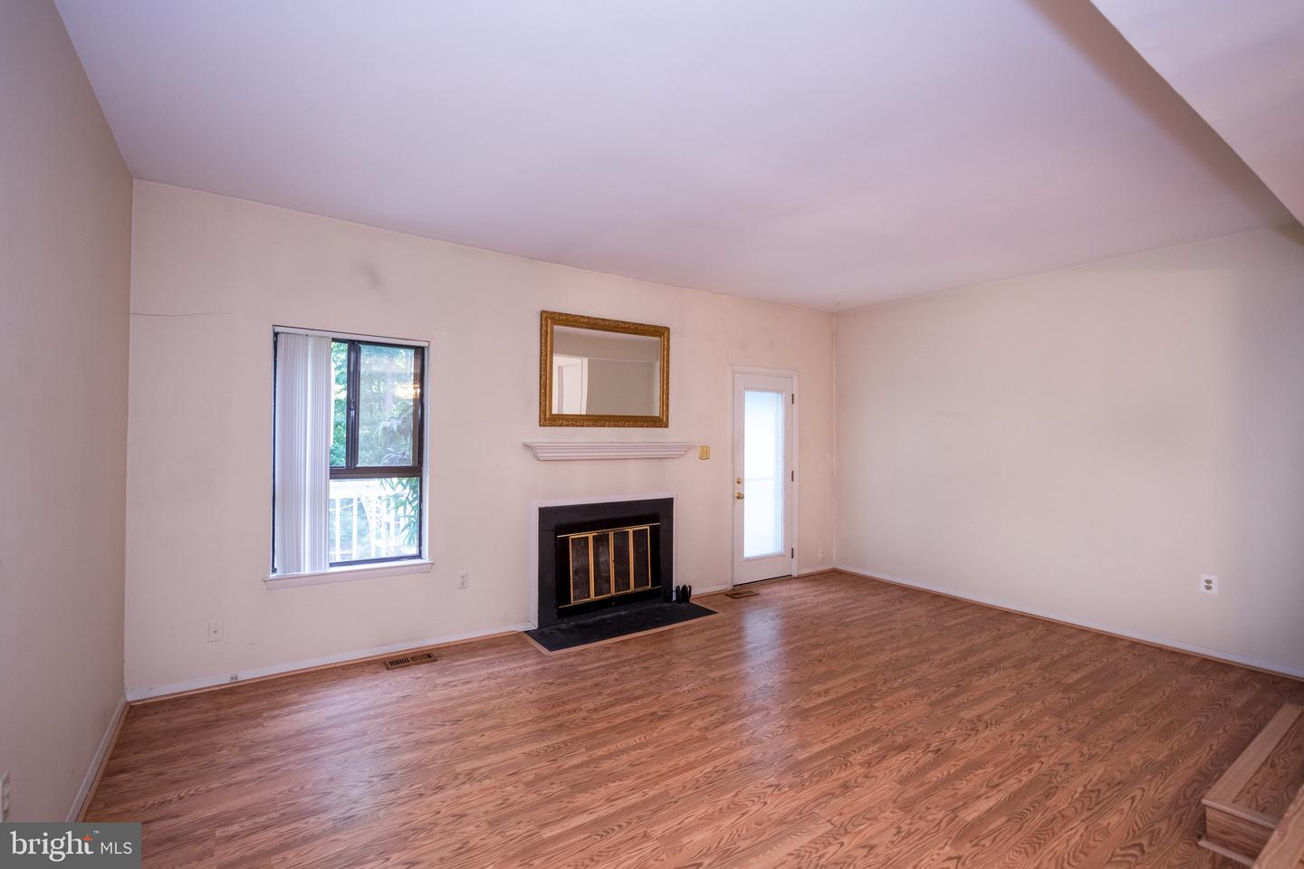 24 W Orange Ct Property Photo 6
