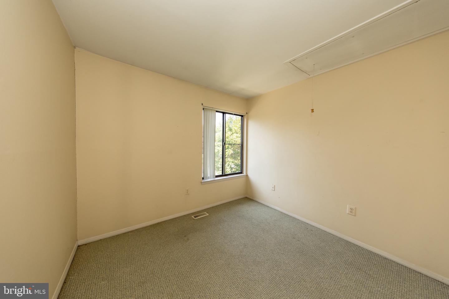24 W Orange Ct Property Photo 9