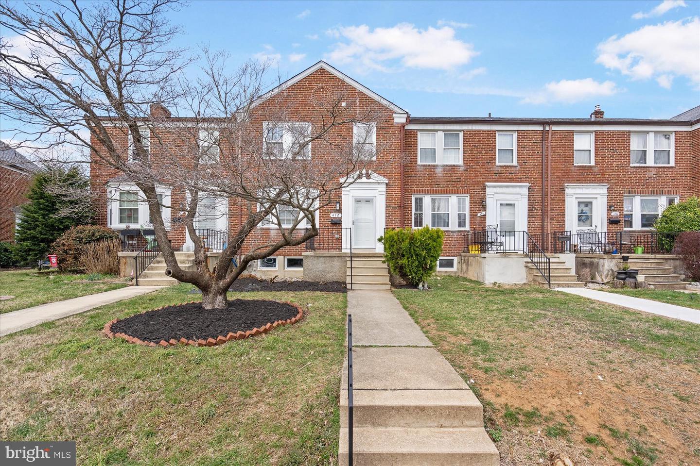 412 Stratford Rd Property Photo