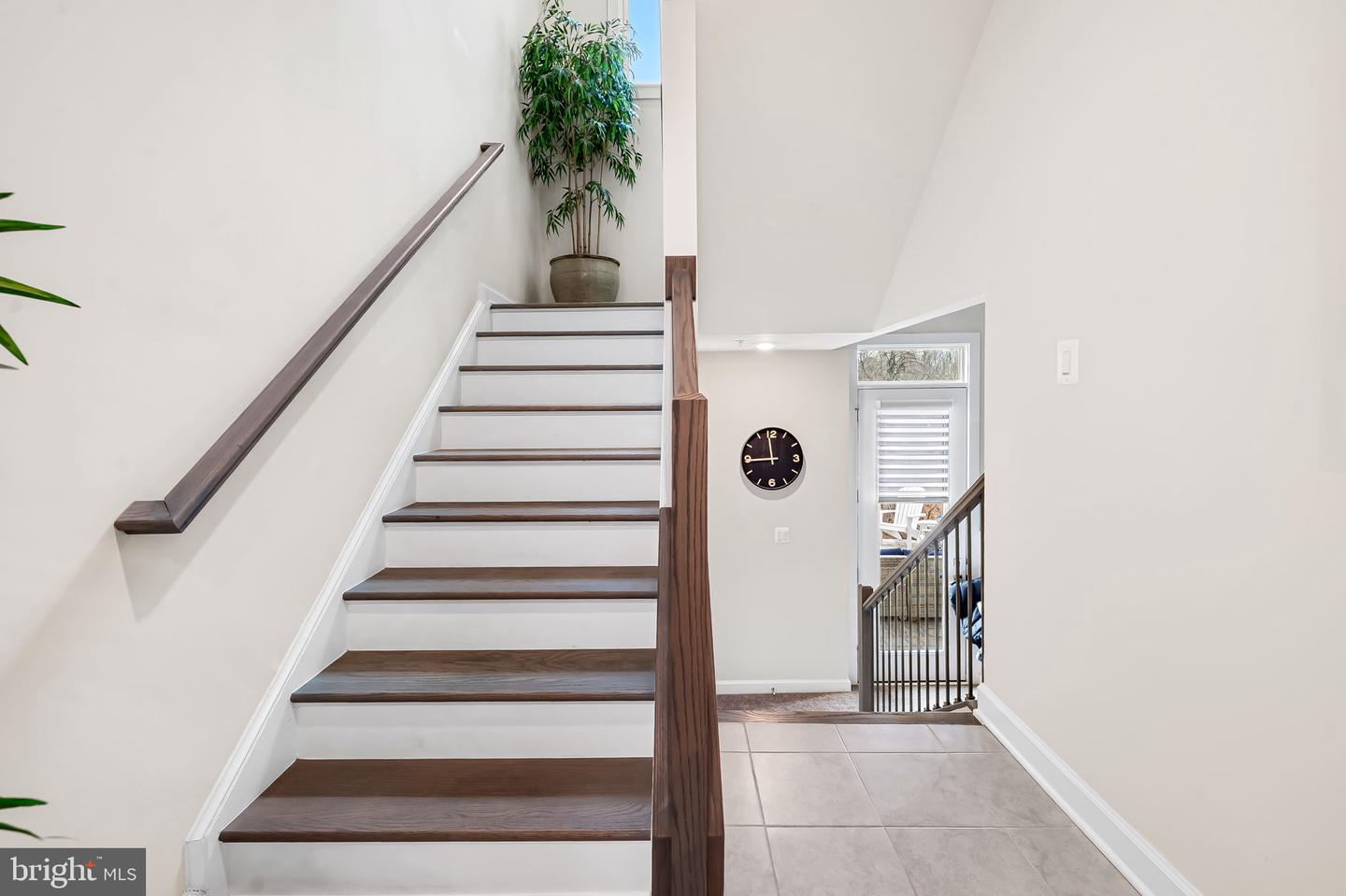 240 Hickory Hollow Ct Property Photo 18