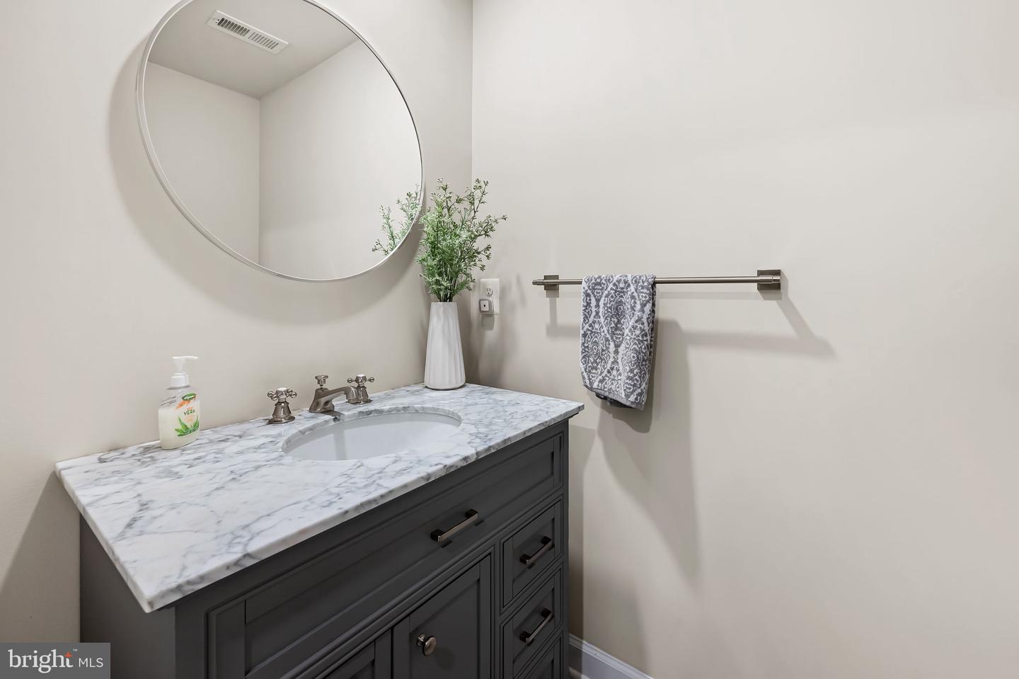 240 Hickory Hollow Ct Property Photo 21