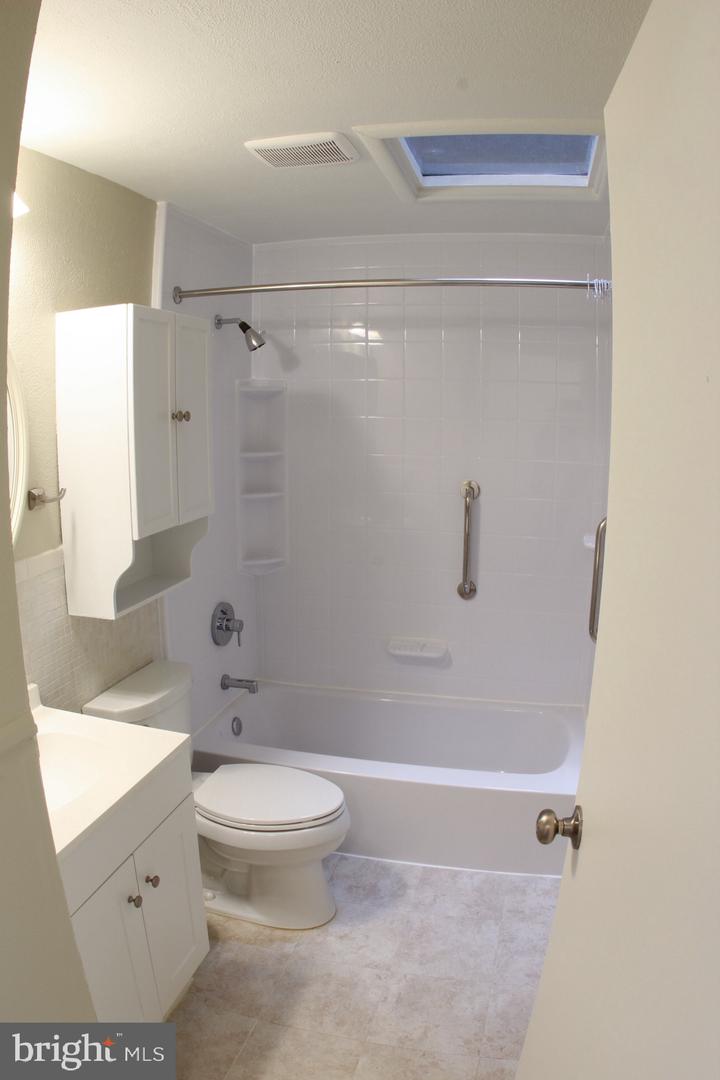 7858 Saint Claire Ln Property Photo 7