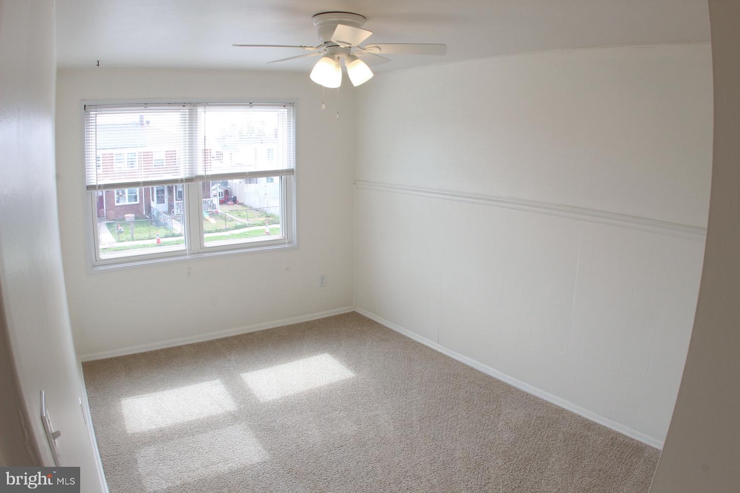7858 Saint Claire Ln Property Photo 9