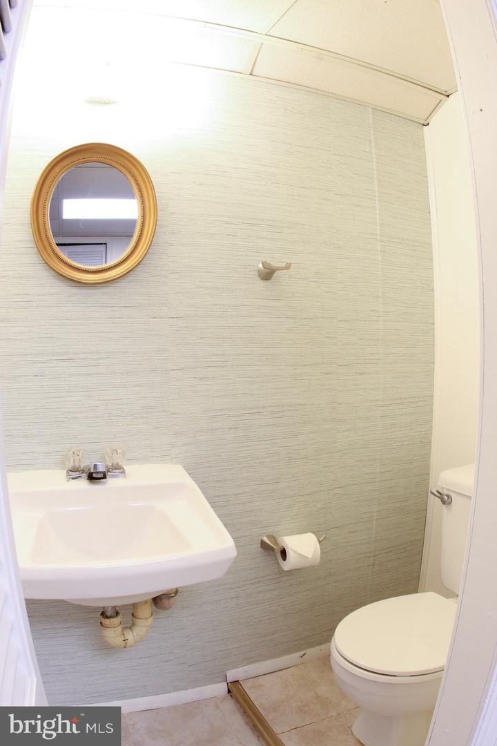7858 Saint Claire Ln Property Photo 14
