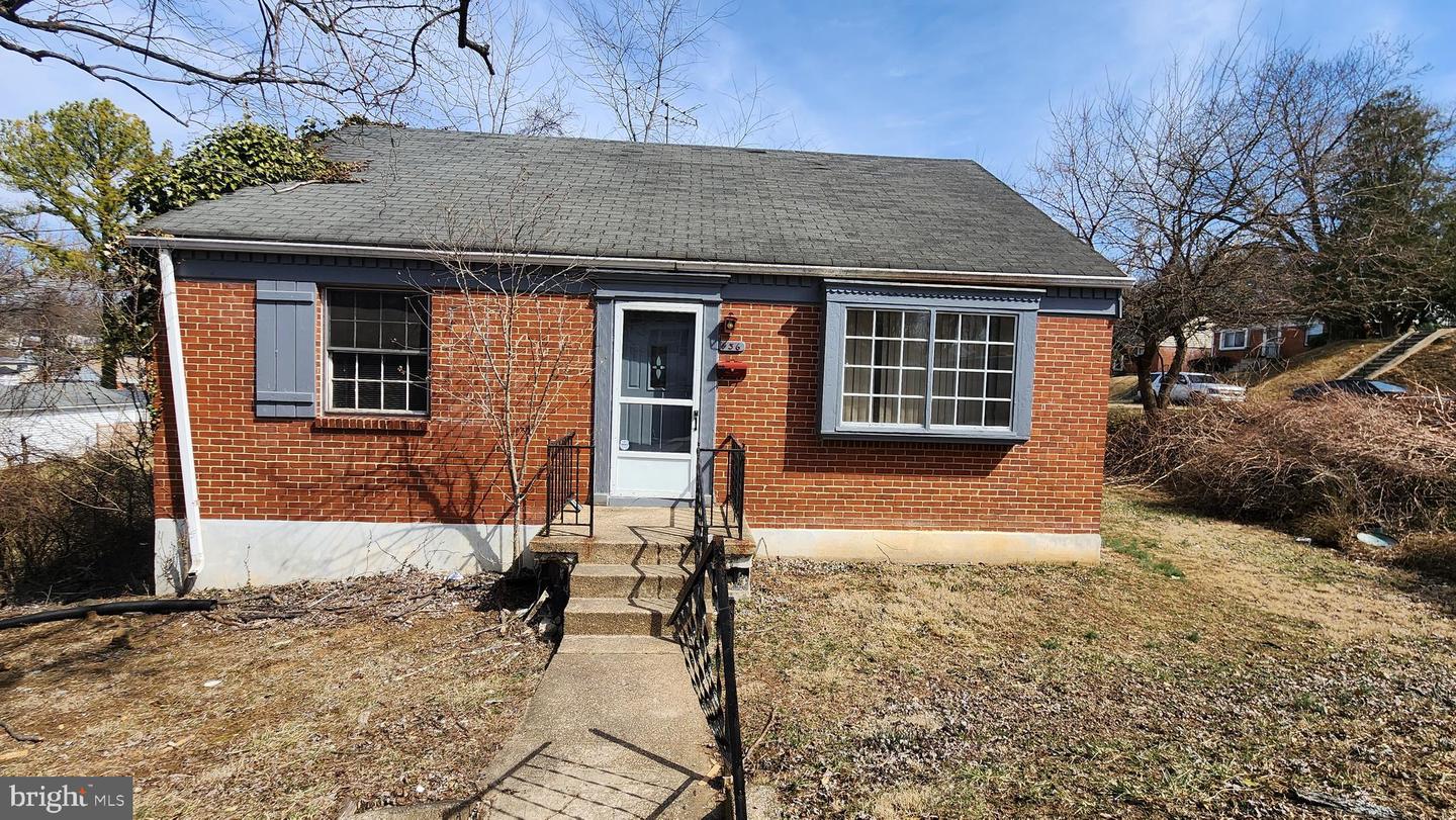 936 Olmstead Rd Property Photo