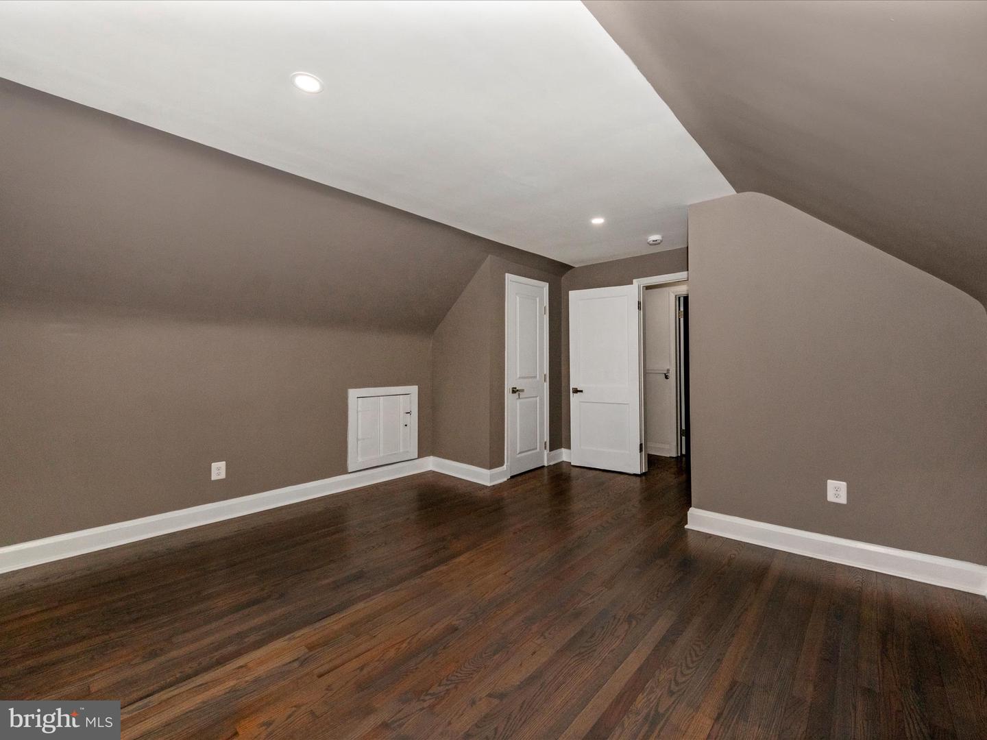 Moreland Ave. Property Photo 33