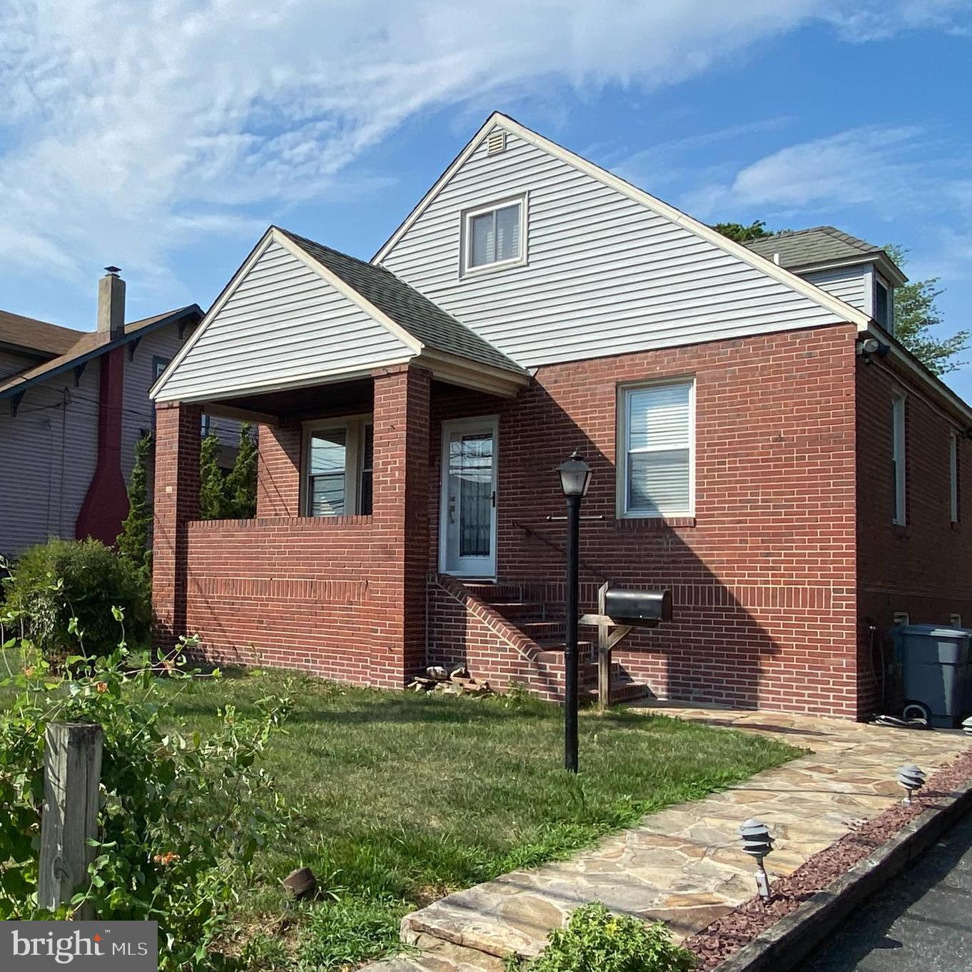 2920 Hillcrest Ave Property Photo