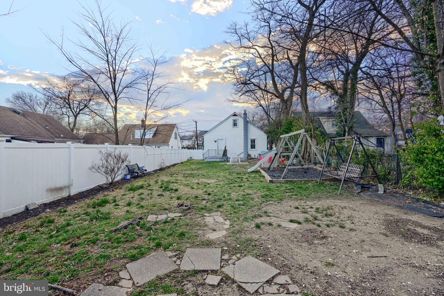 8215 Oakleigh Property Photo 4