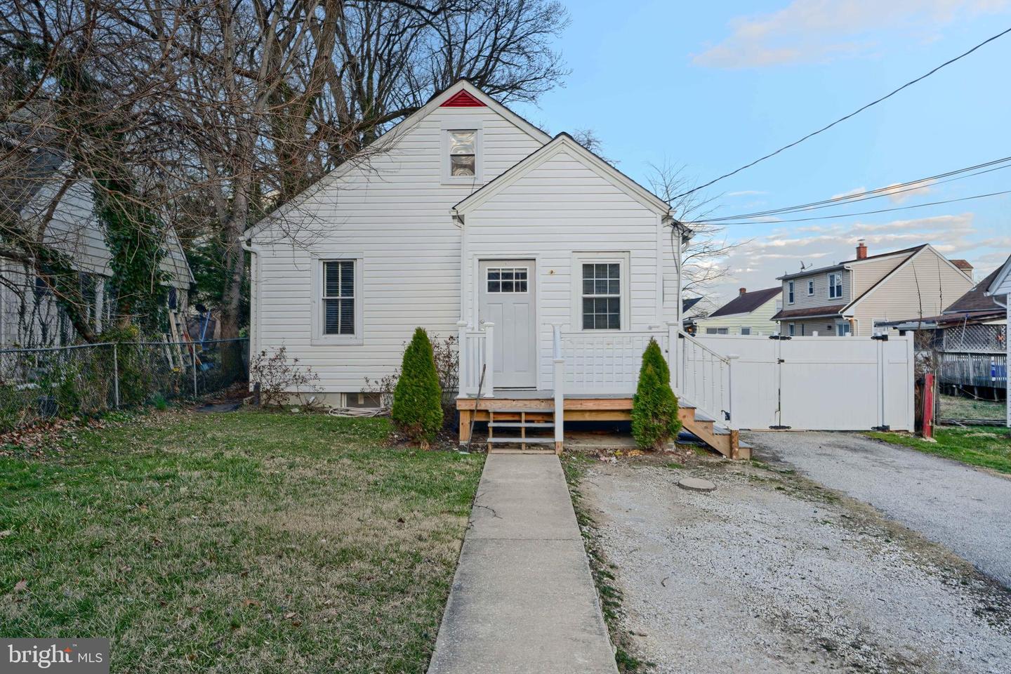 8215 Oakleigh Property Photo 6