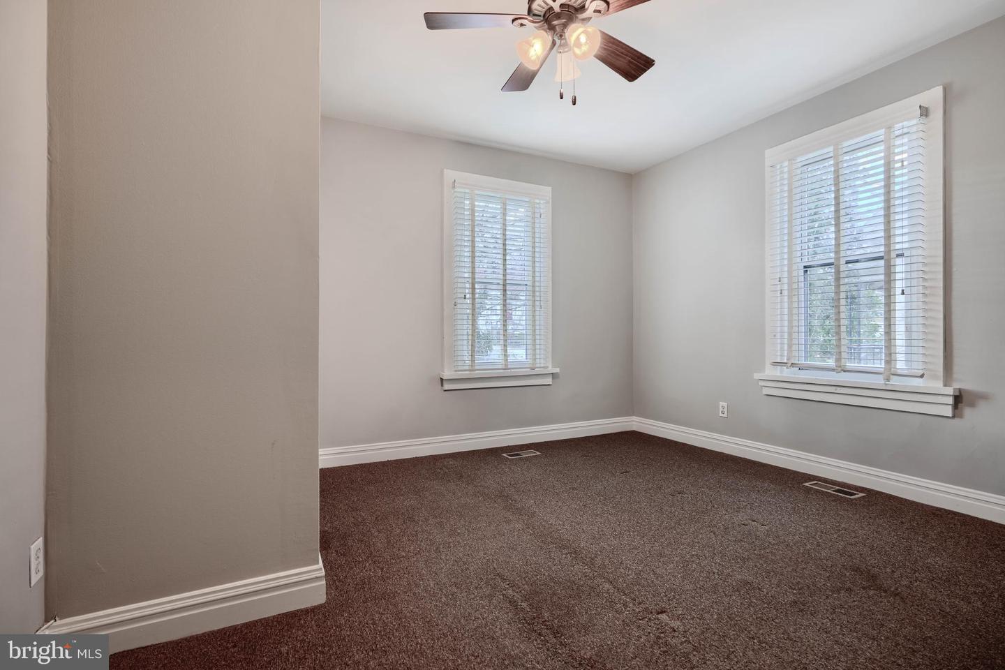 8215 Oakleigh Property Photo 18