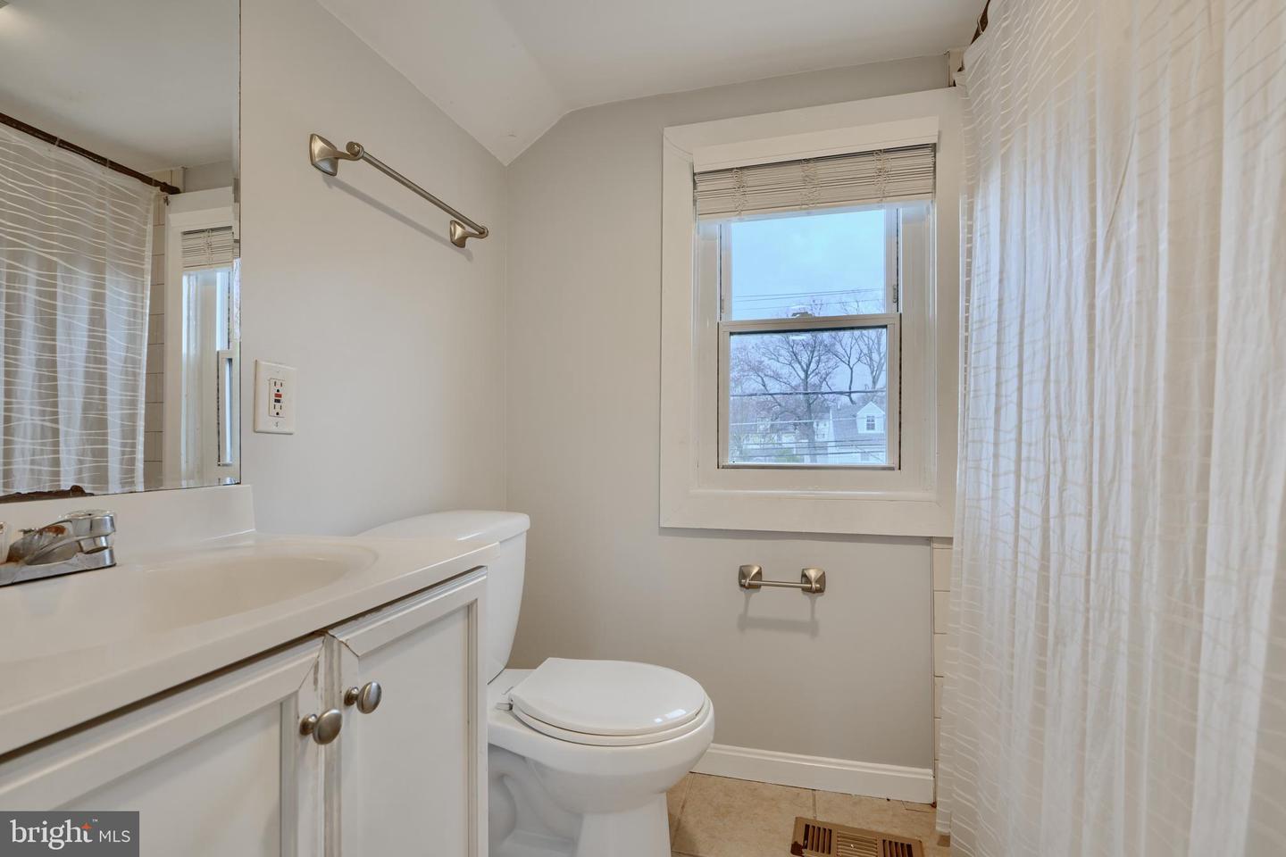 8215 Oakleigh Property Photo 32