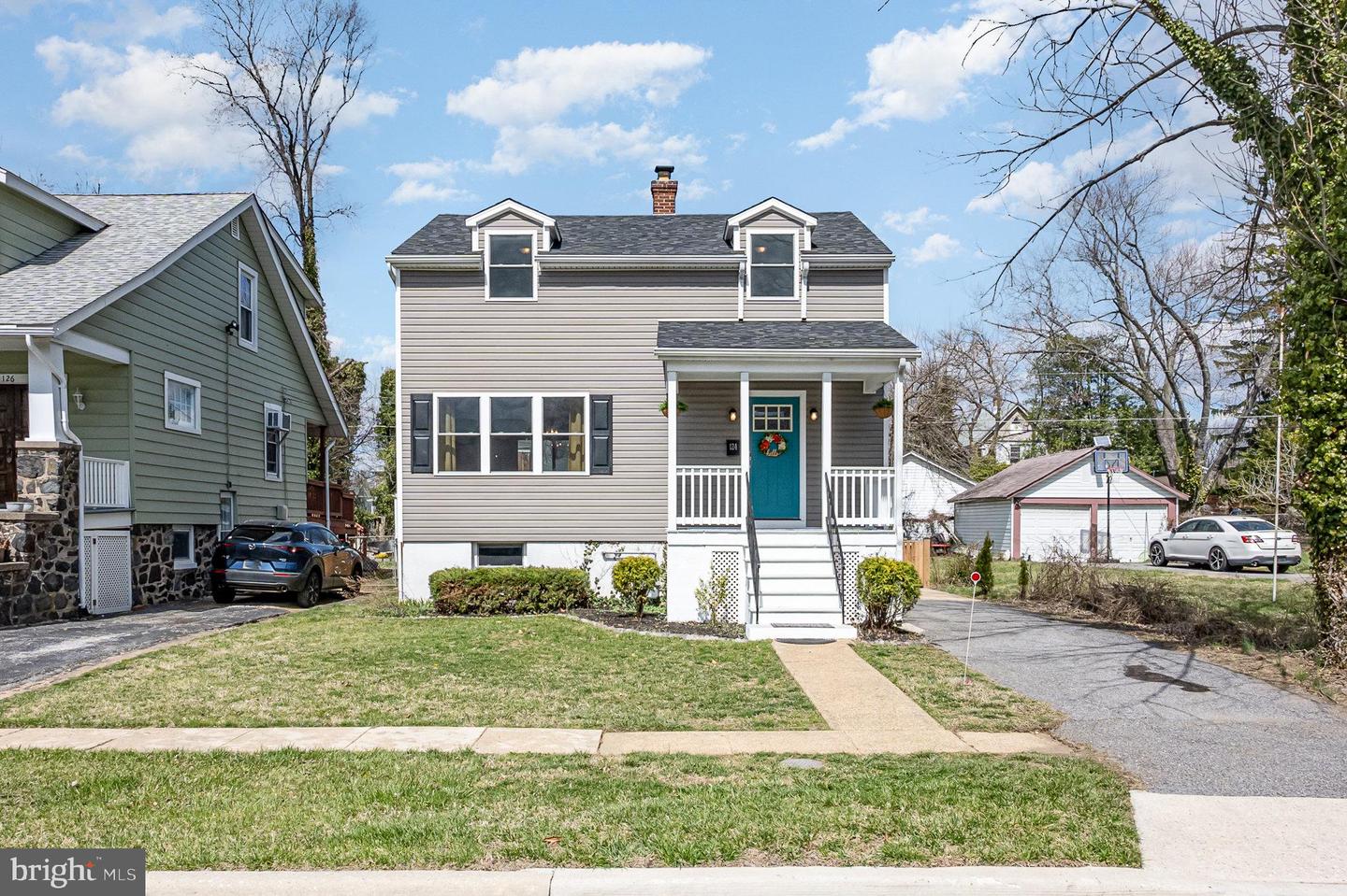 124 Clarendon Ave Property Photo