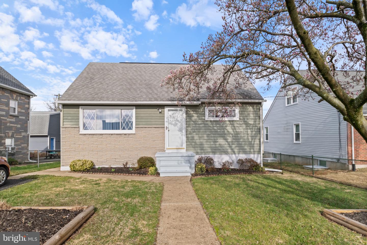 6222 Hamilton Ave Property Photo