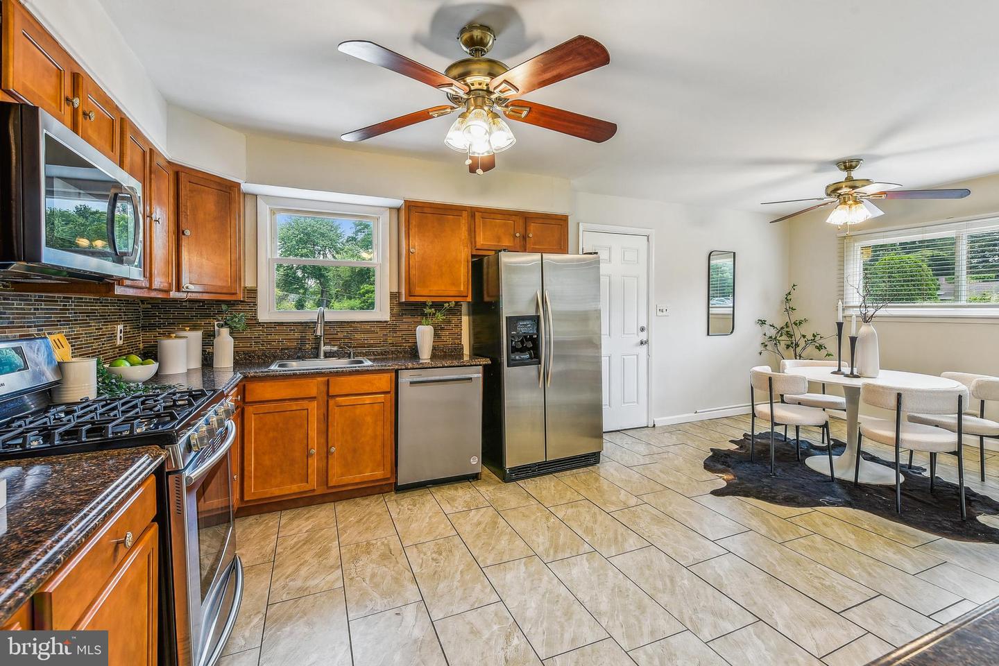 8148 Scotts Level Rd Property Photo 14