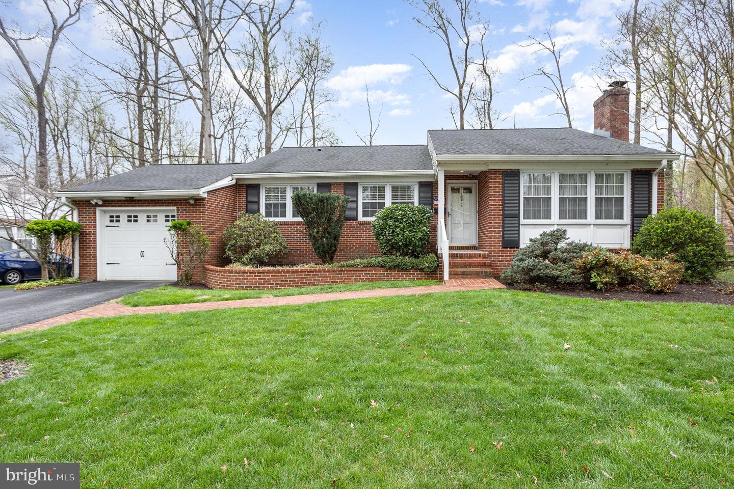 305 Jody Way Property Photo 1