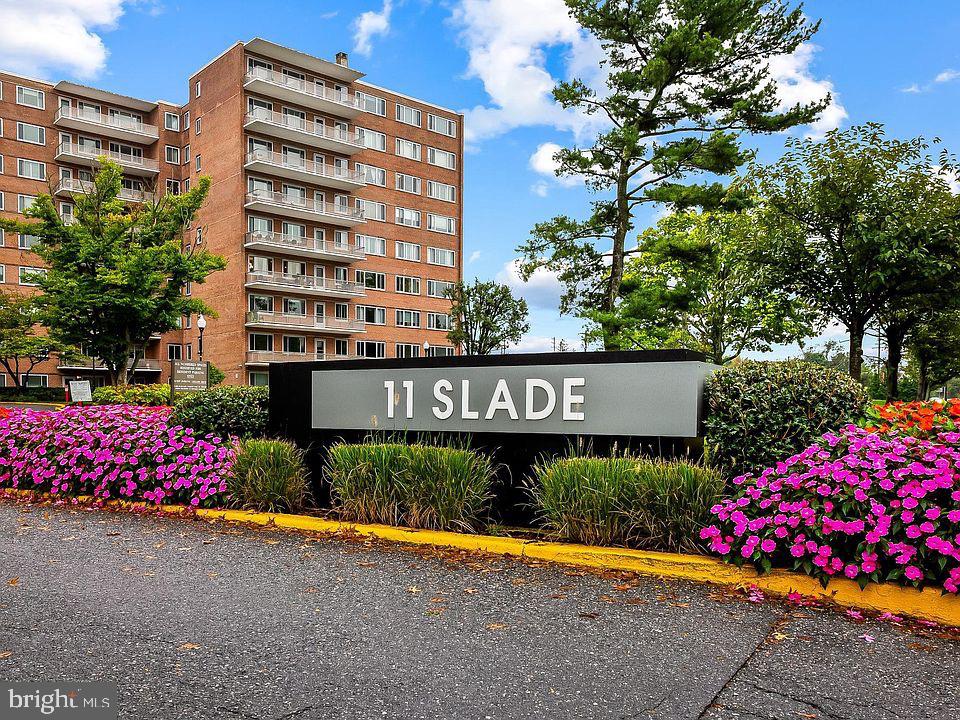 11 Slade Ave #509 Property Photo 3