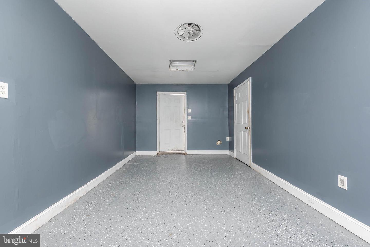 8326 Old Philadelphia Rd #bay 3 Property Photo 9