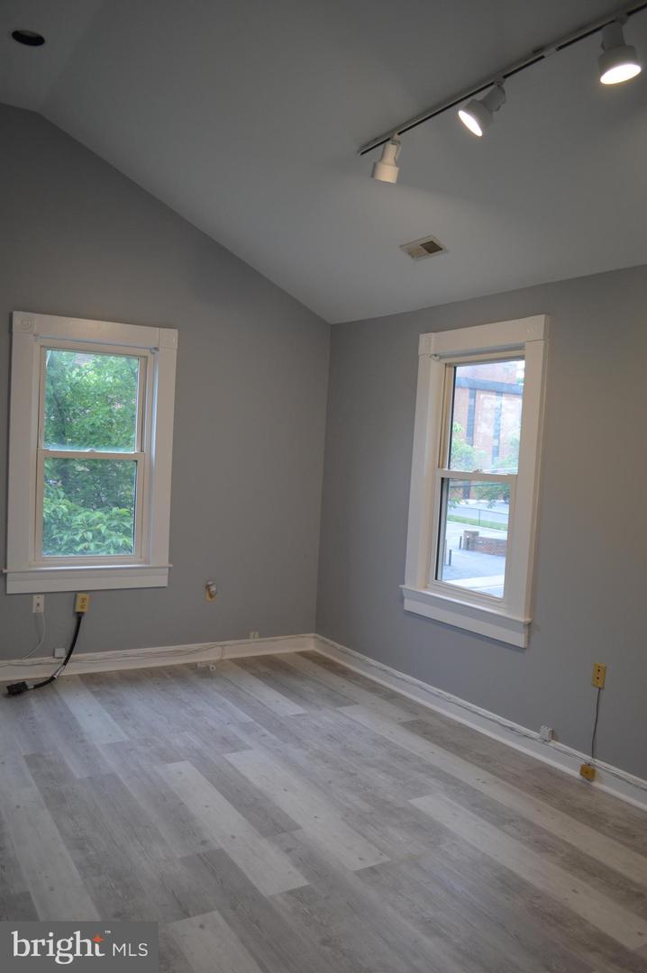 26 Walker Ave #200 Property Photo 8