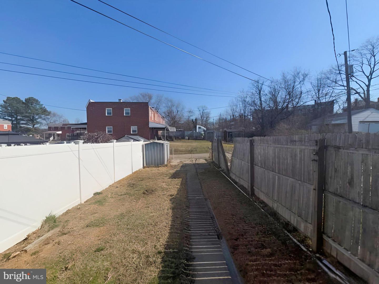 523 N Marlyn Ave Property Photo 6