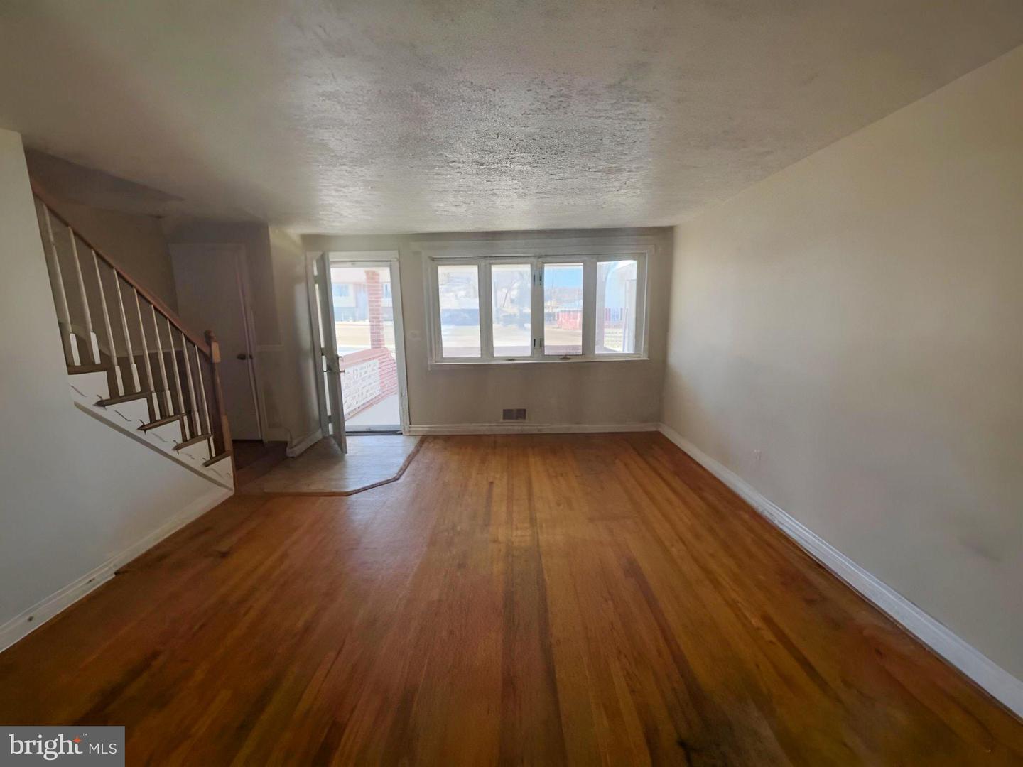 523 N Marlyn Ave Property Photo 11