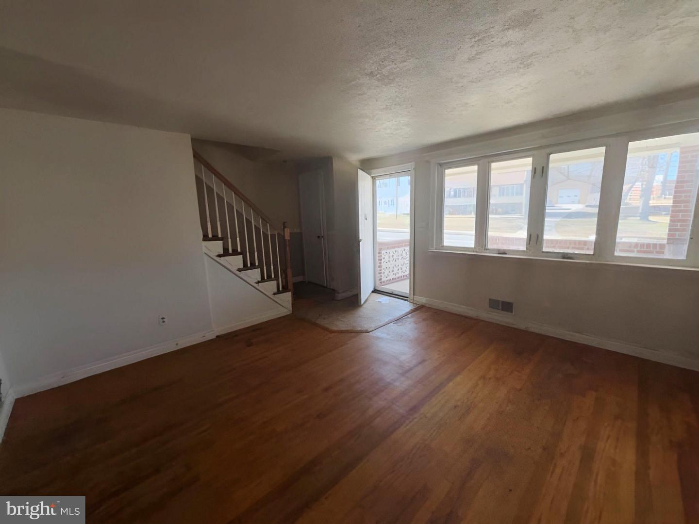 523 N Marlyn Ave Property Photo 12