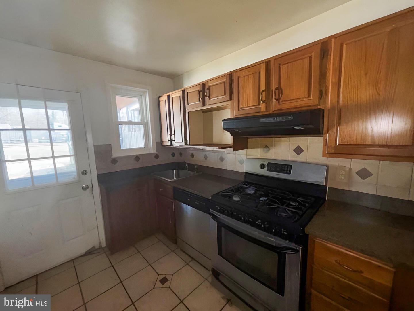 523 N Marlyn Ave Property Photo 15