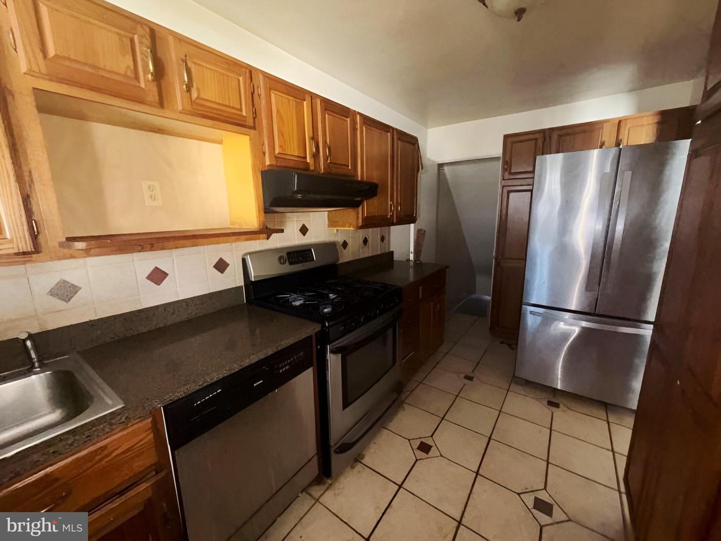 523 N Marlyn Ave Property Photo 16