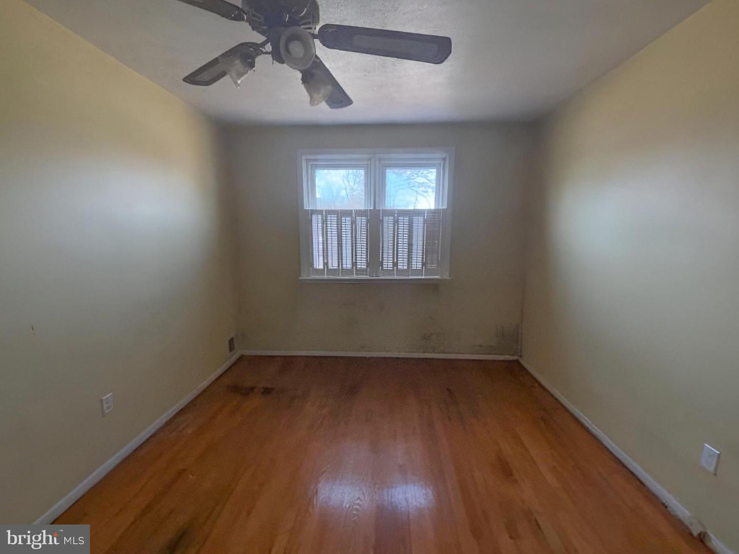 523 N Marlyn Ave Property Photo 23
