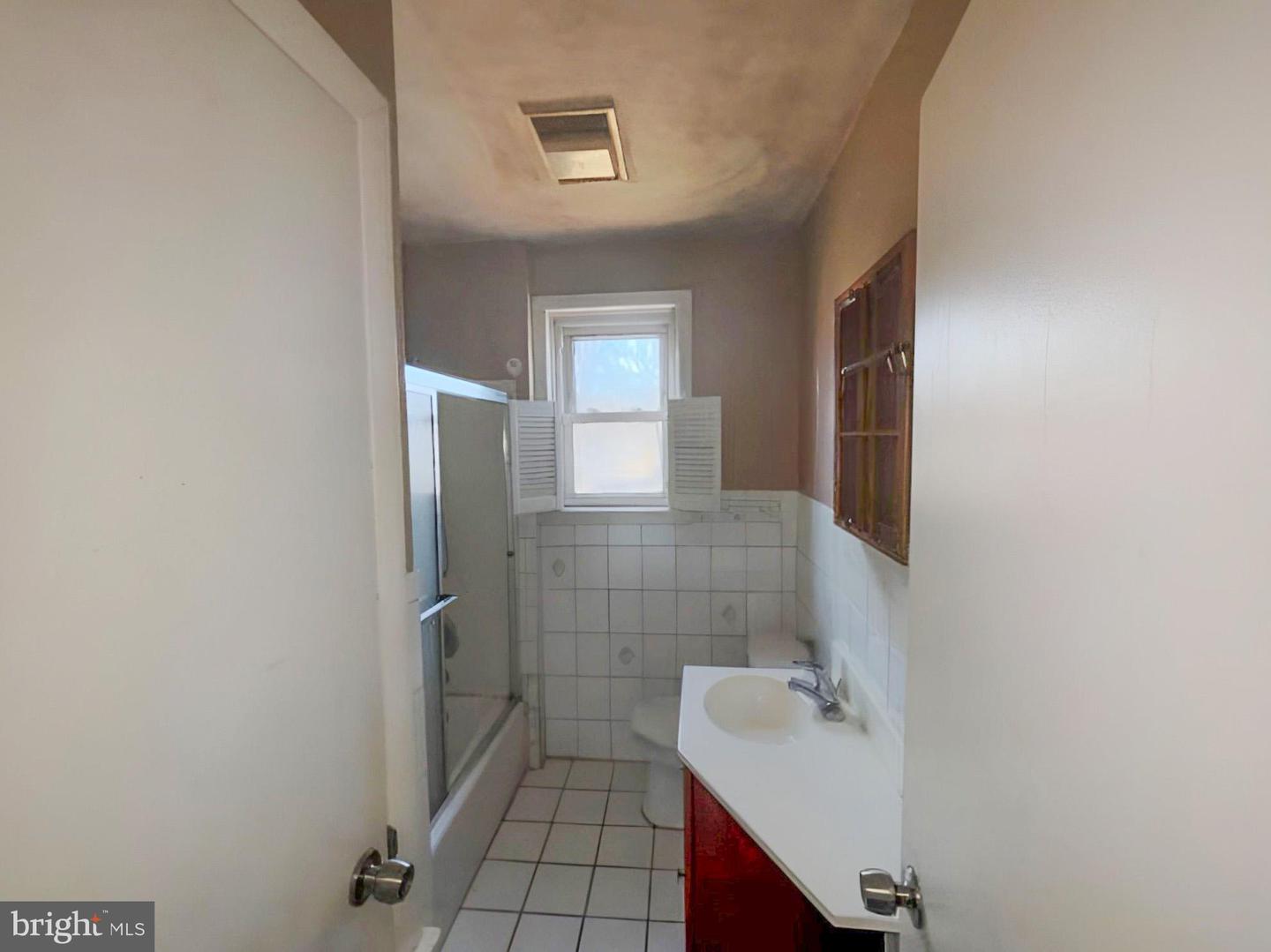 523 N Marlyn Ave Property Photo 37