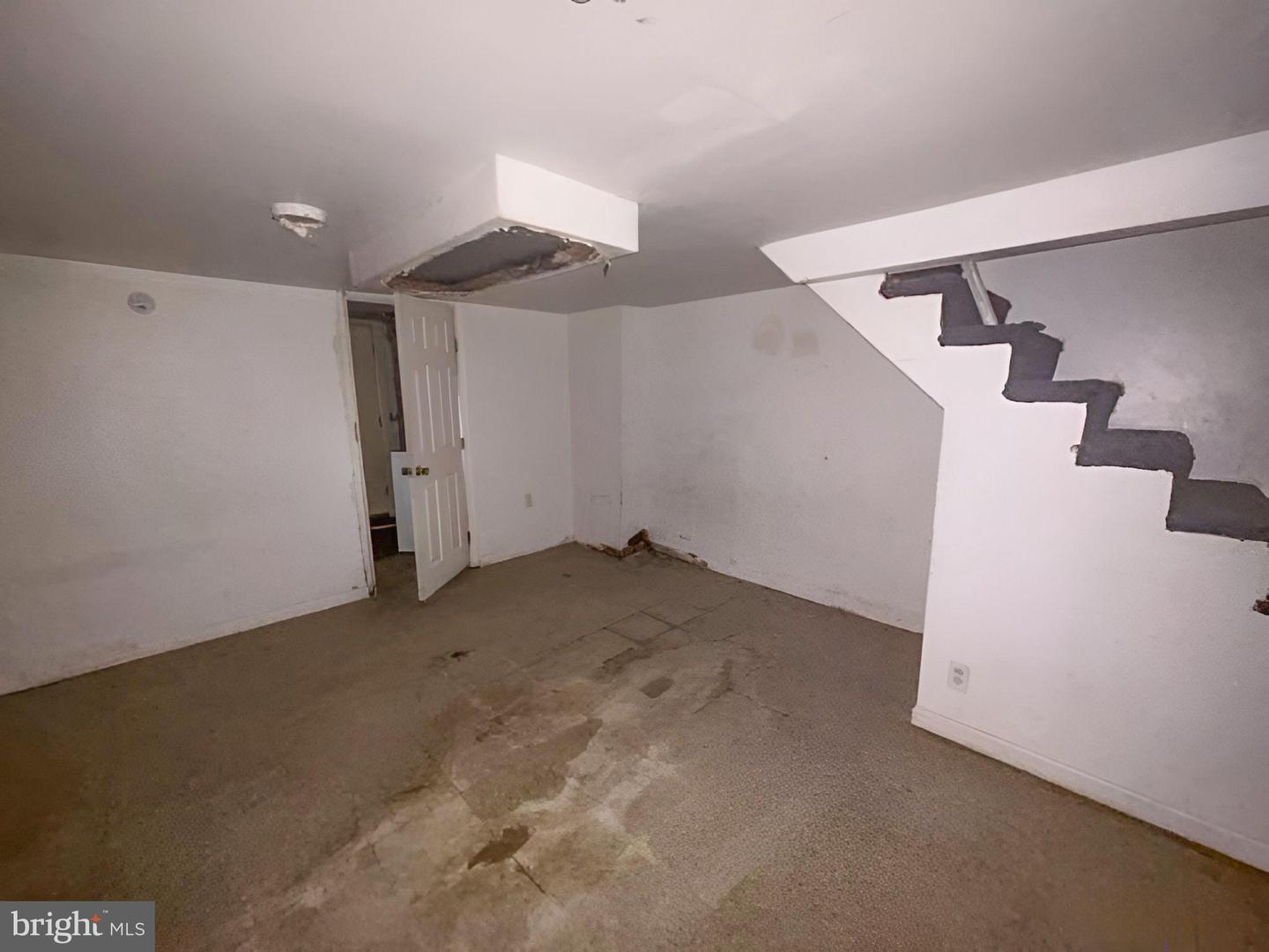 523 N Marlyn Ave Property Photo 38