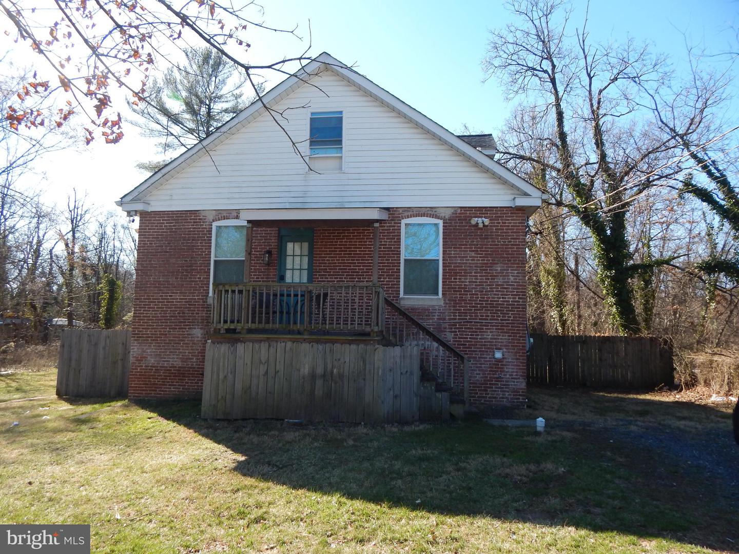 611 Stoney Ln Property Photo 2