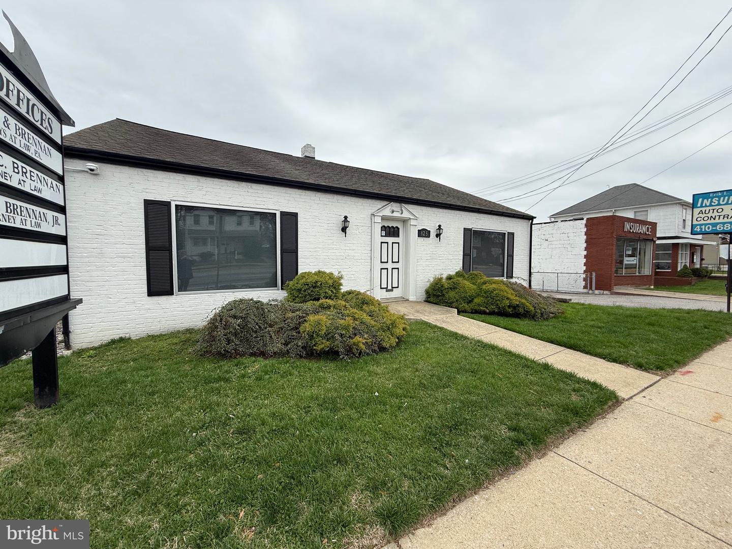 825 Eastern Blvd Property Photo 4