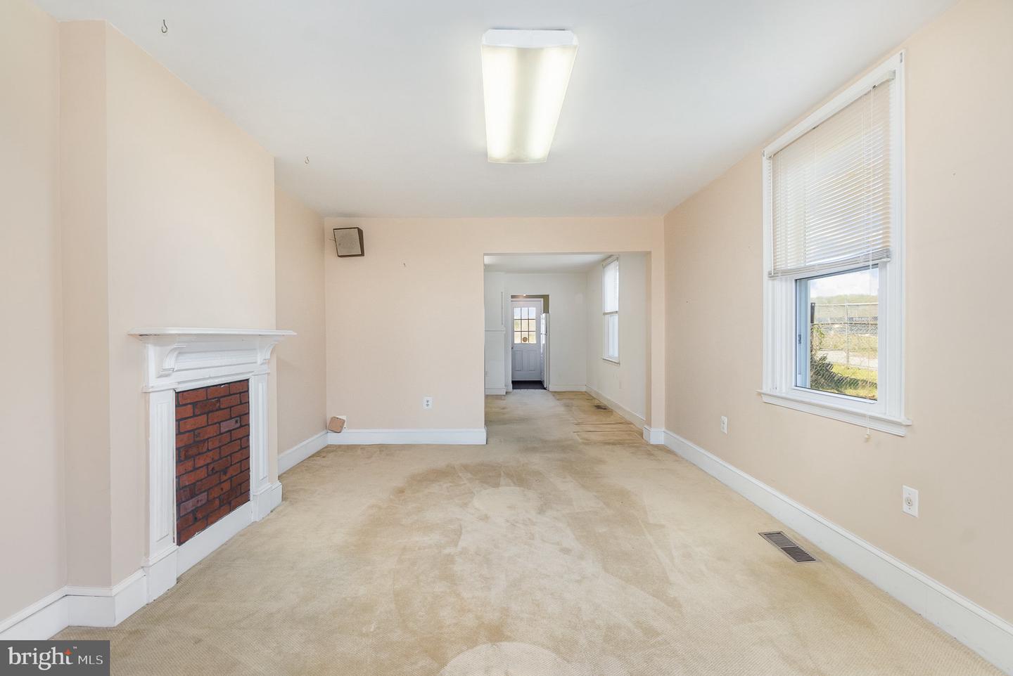 123 Church Ln Property Photo 11