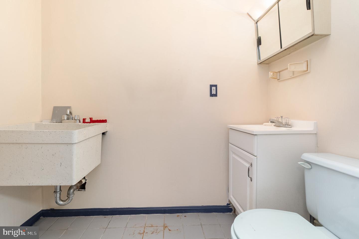 123 Church Ln Property Photo 19