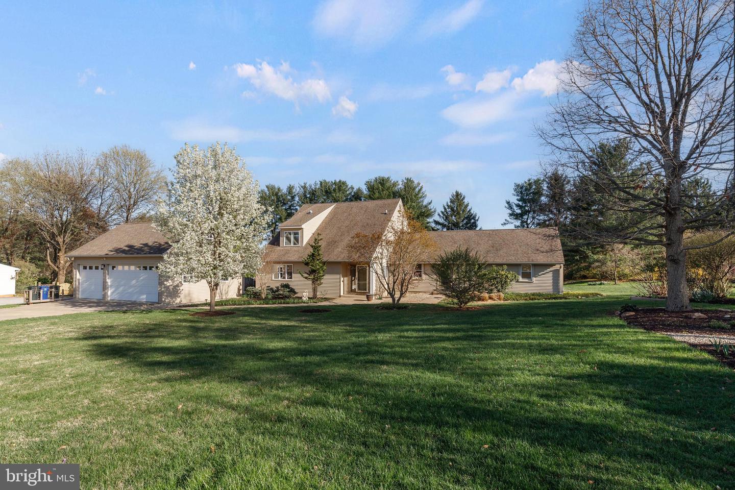 2409 Crestnoll Rd Property Photo
