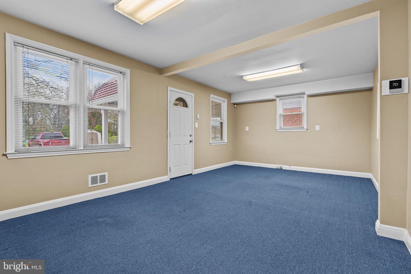 9526 Belair Rd Property Photo 6